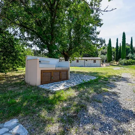 House Saline بيت للعطل روفينج